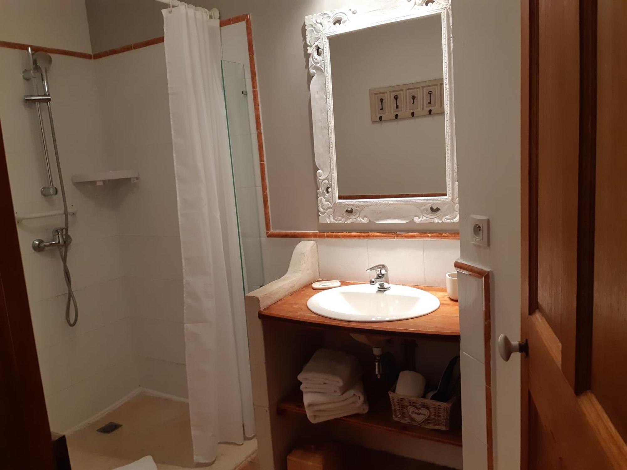 Chambres D'Hotes, B&B La Musardiere Alba-la-Romaine Værelse billede